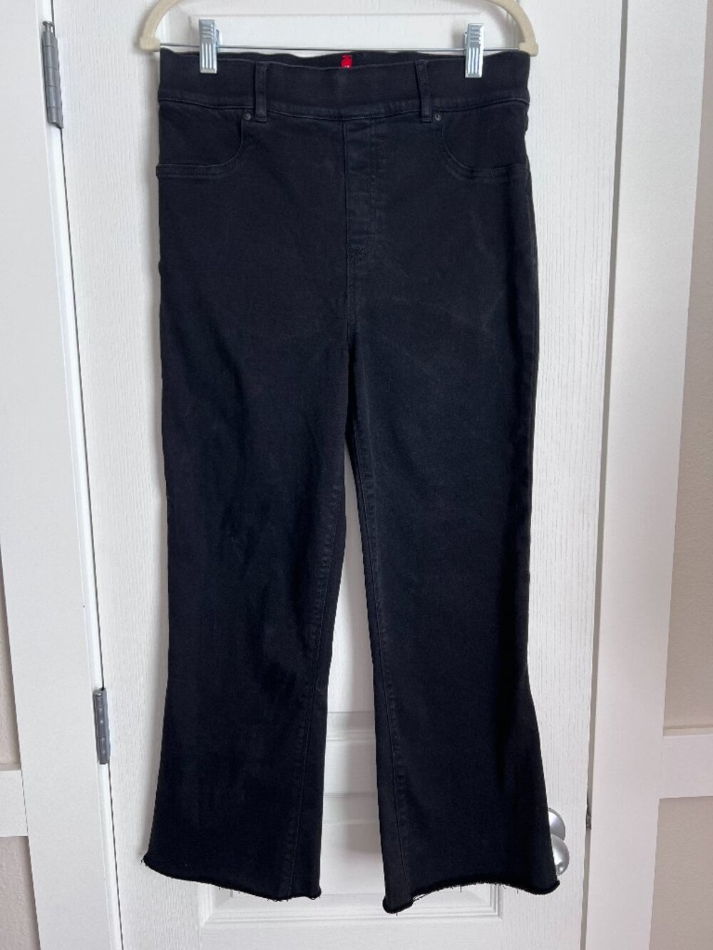 SPANX Cropped Flare Raw Hem Jeans - Washed Black (Size Large)
